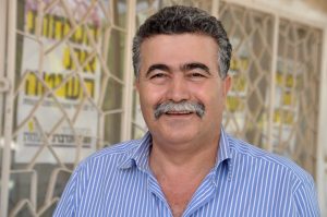 ח"כ עמיר פרץ. מה הביא אותו להתערב בבחירות לראשות העיר? צילום:אורי גבאי