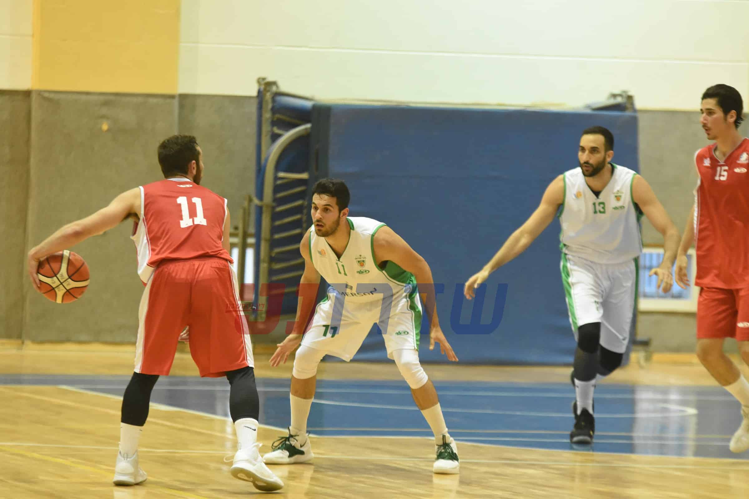 קנפו ושי גואטה עוצרים את ההתקפה של אילות. צילום- אורי גבאי